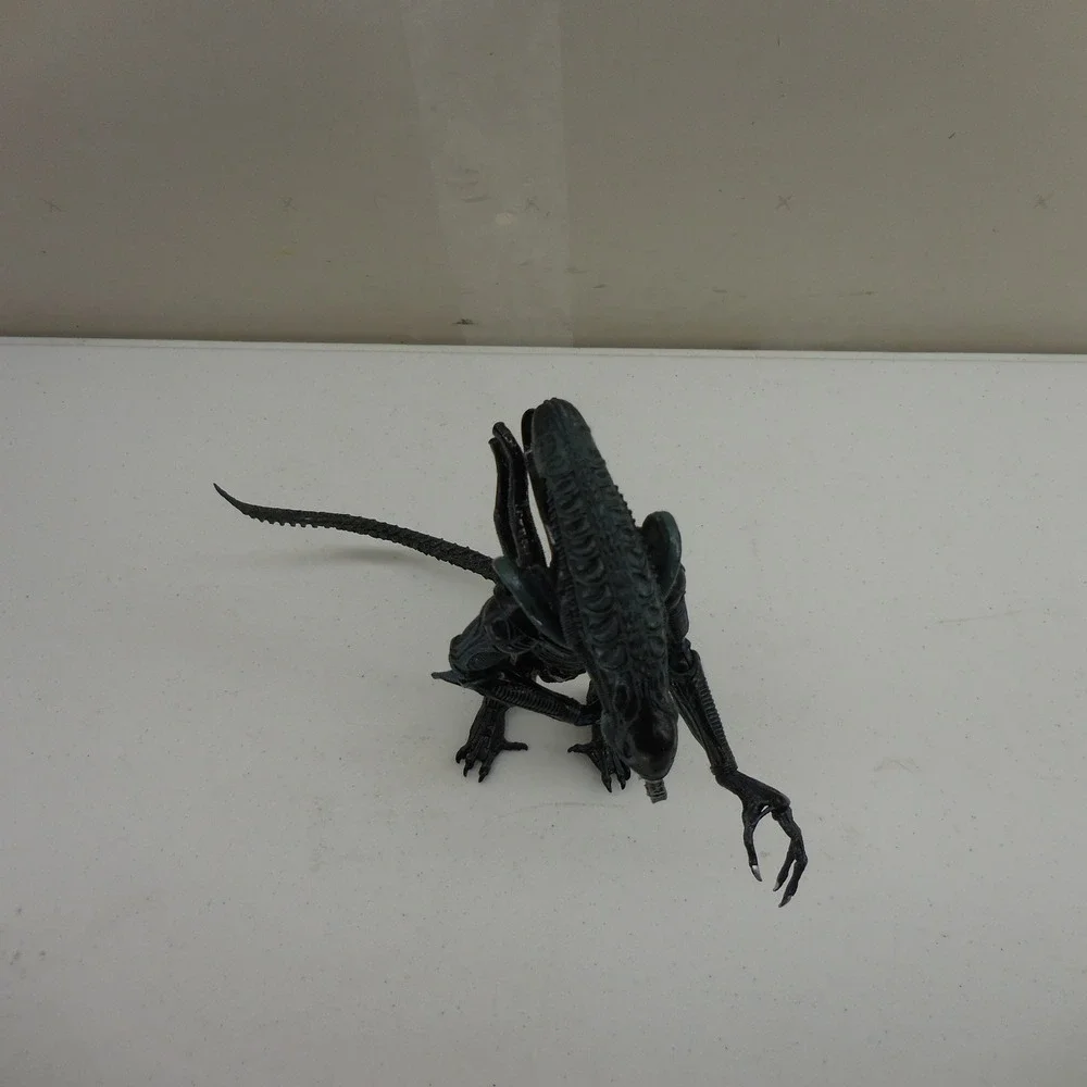 NECA Alien Xenomorph Warrior Action Figure Black Sci-Fi Horror Collectible